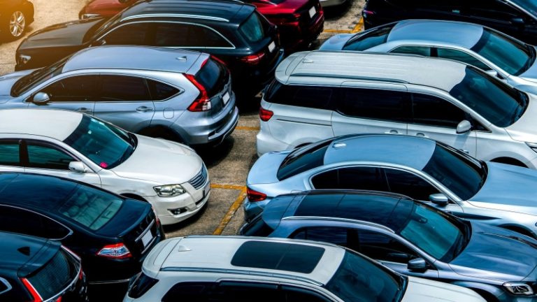 В России падают продажи автомобилей с пробегом. В чем причины