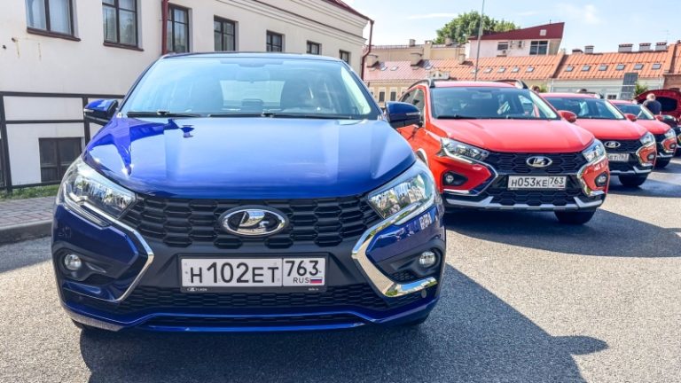 АвтоВАЗ с января повысил цены на большинство автомобилей «Лада». Сколько стоят LADA Granta, Iskra, Vesta и другие модели