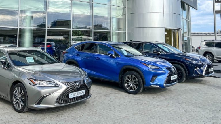 Миллионы россиян предпочли автомобили с пробегом в 2025 году: вторичный рынок бьет рекорды