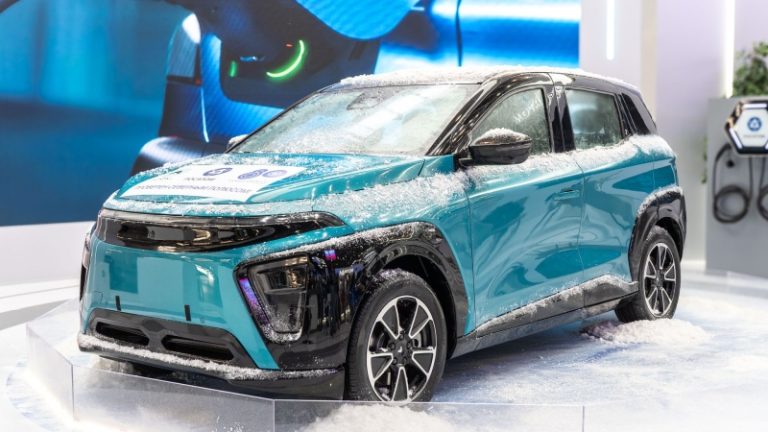 В России начнут продавать новый отечественный автомобиль с доставкой на дом