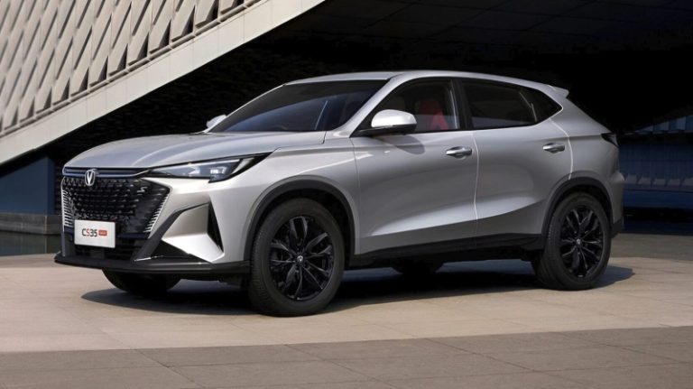Changan представил в России новый кроссовер, который может согреть зимой и не боится коррозии