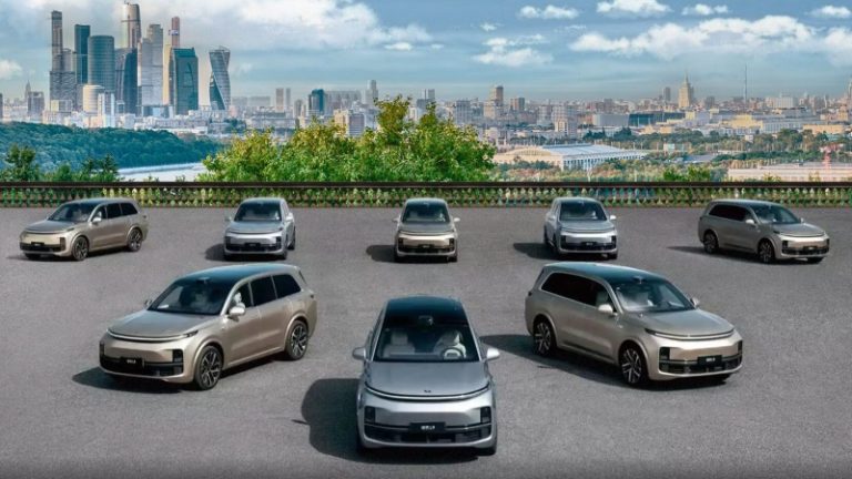 Голосуют рублём: в России внезапно рухнули продажи популярных кроссоверов Lixiang