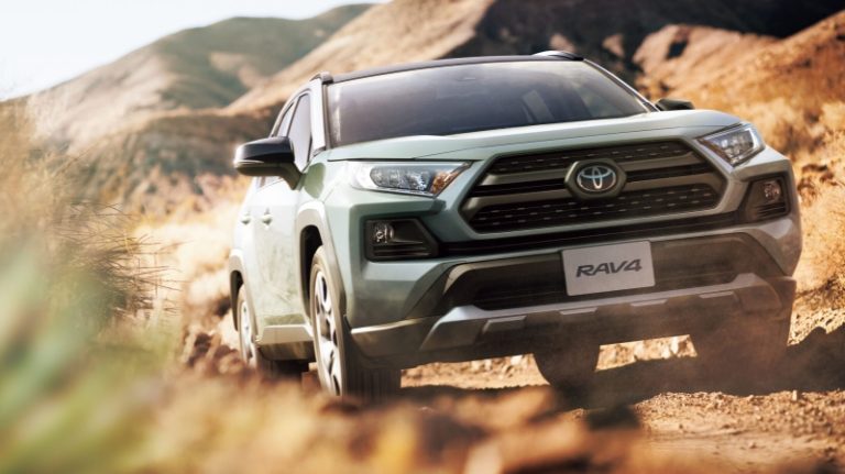 Названы самые выгодные для покупки автомобили в России. Сколько за два года теряют в цене Chery, Haval и LADA