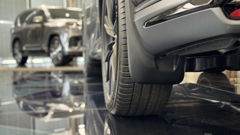 Прогнозы на весну: что будет с ценами на новые автомобили в России в ближайшие три месяца