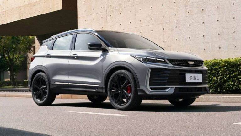 В Россию может вернуться самый дешевый кроссовер Geely. Что известно сейчас
